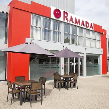 戴斯米尔顿凯恩斯东m1酒店 外观 照片